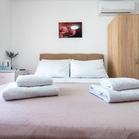 Apartments Glorija 内乌姆 客房 照片