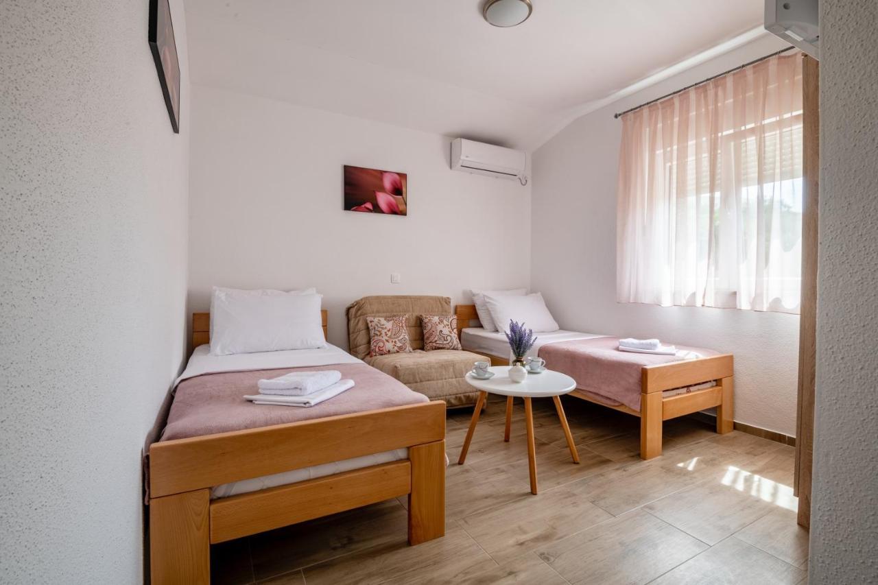 Apartments Glorija 内乌姆 外观 照片