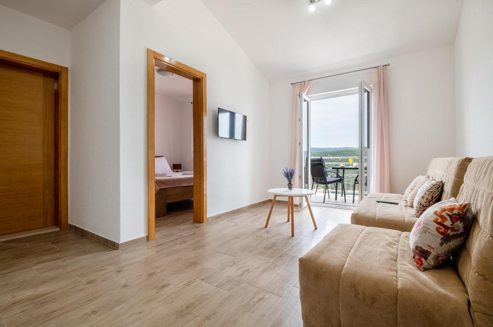 Apartments Glorija 内乌姆 外观 照片
