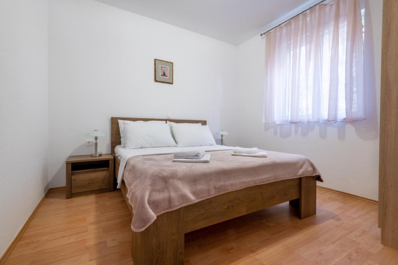 Apartments Glorija 内乌姆 外观 照片