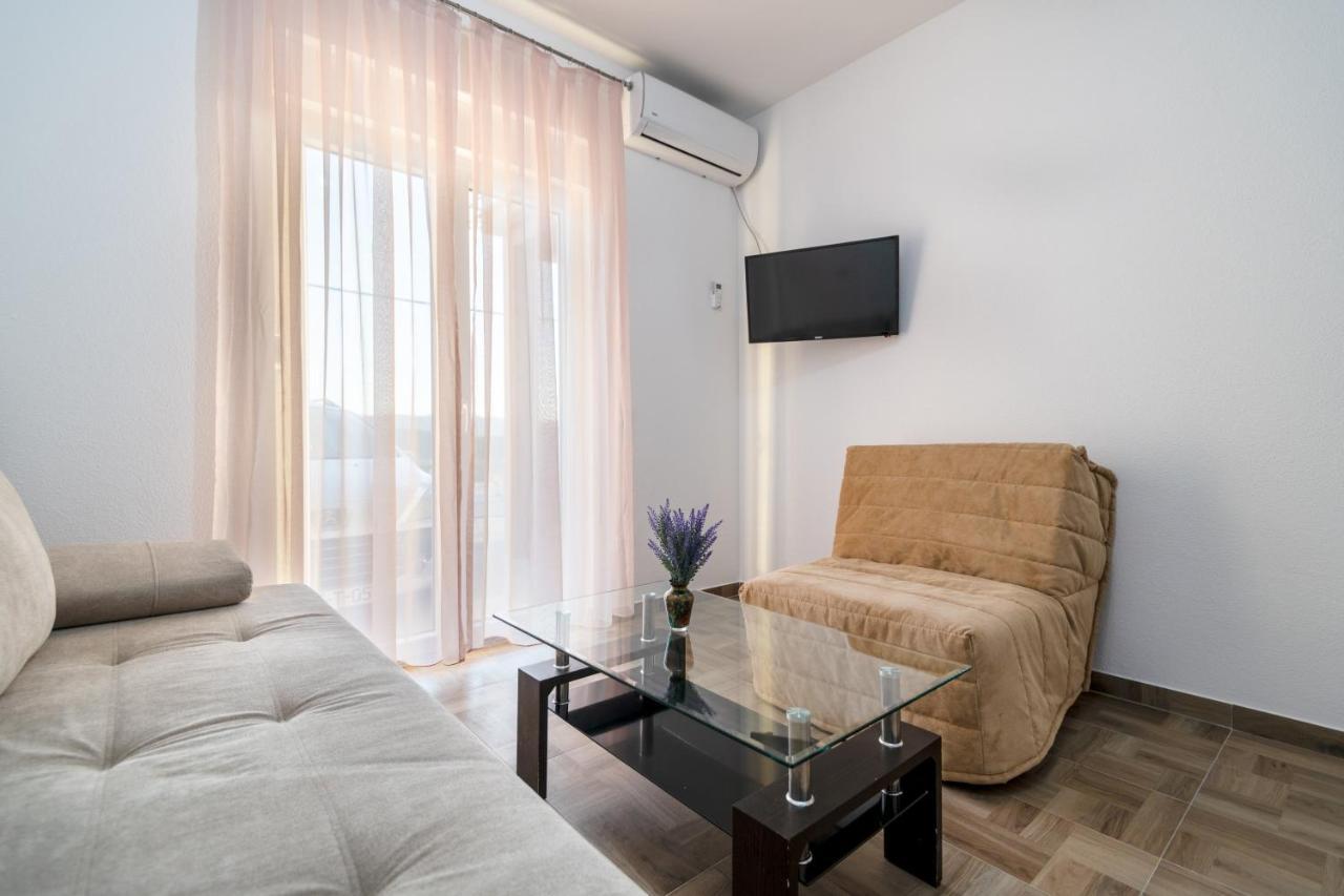 Apartments Glorija 内乌姆 外观 照片