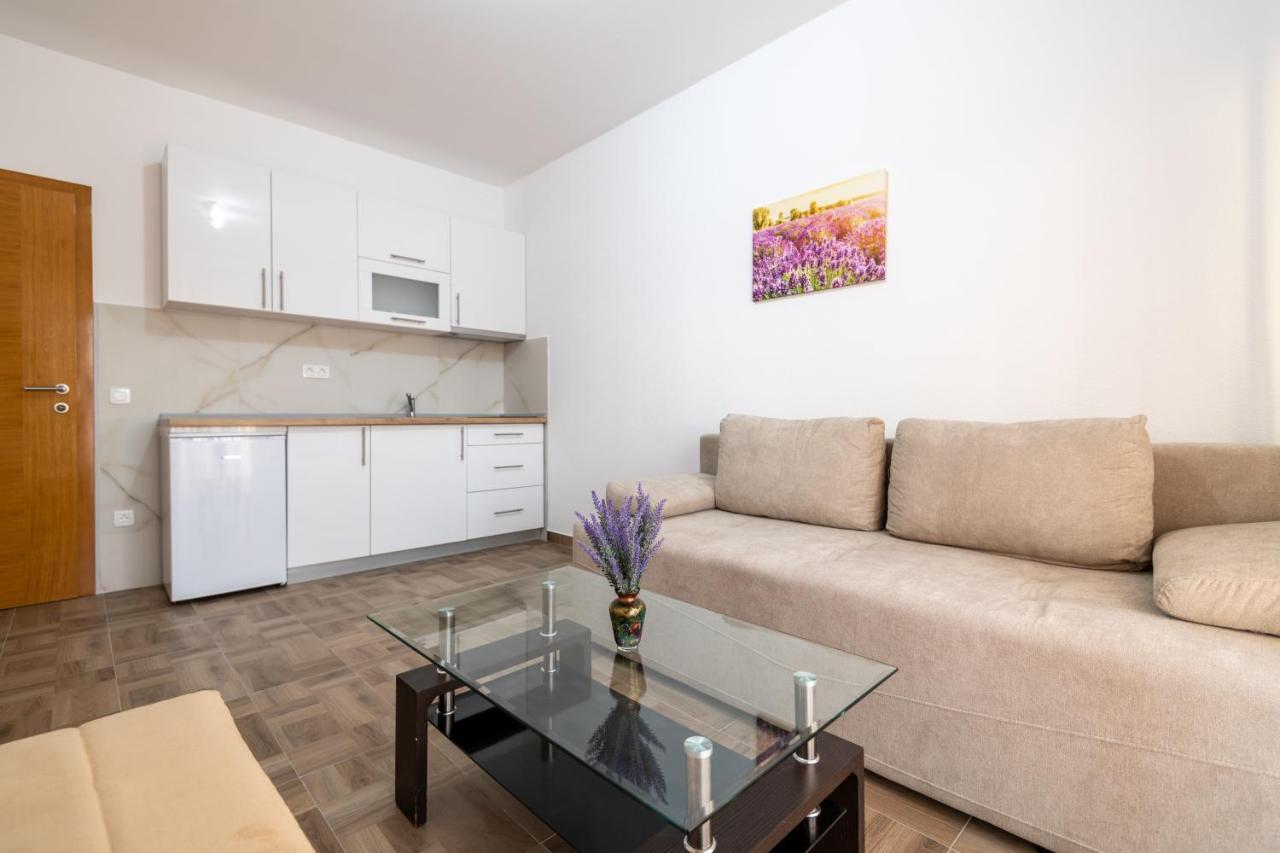 Apartments Glorija 内乌姆 外观 照片